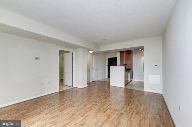 Building Photo - 851 N Glebe Rd