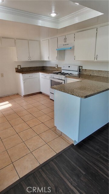 Building Photo - 26214 President Ave