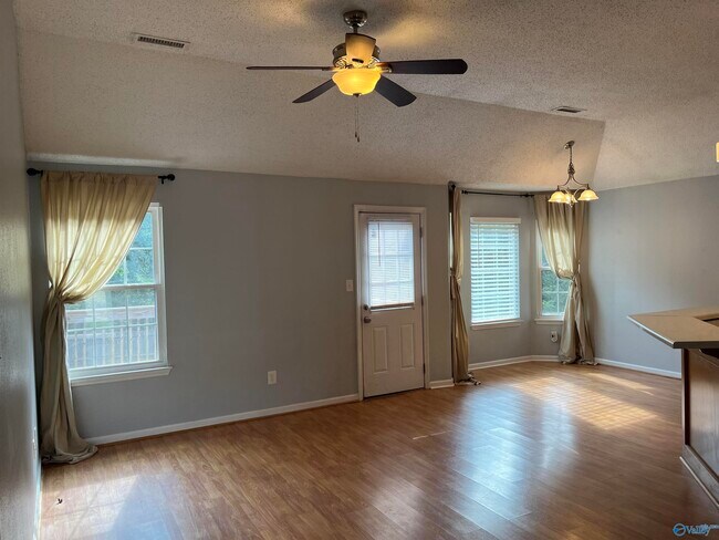 Foto del edificio - 209 Rebecca Pines Dr