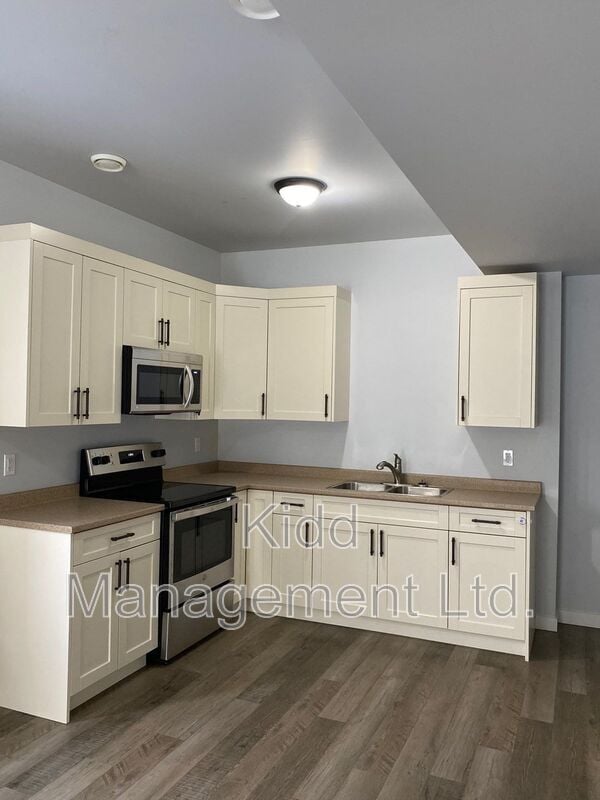 Building Photo - 107 Monterey Rd