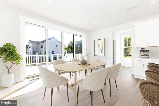 Building Photo - 1261 Mayo Ridge Rd