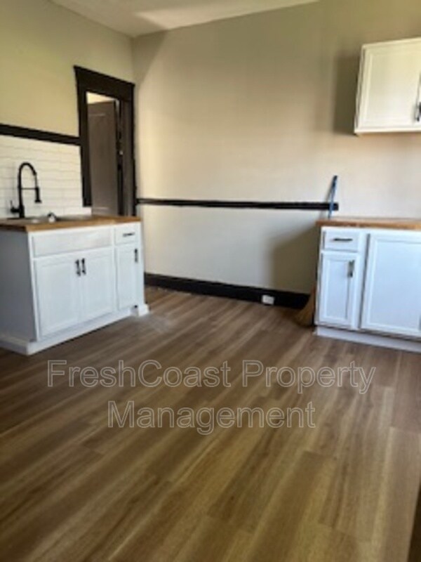 Foto del edificio - 3434 E 105th St
