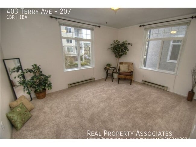 Building Photo - 403 Terry Ave
