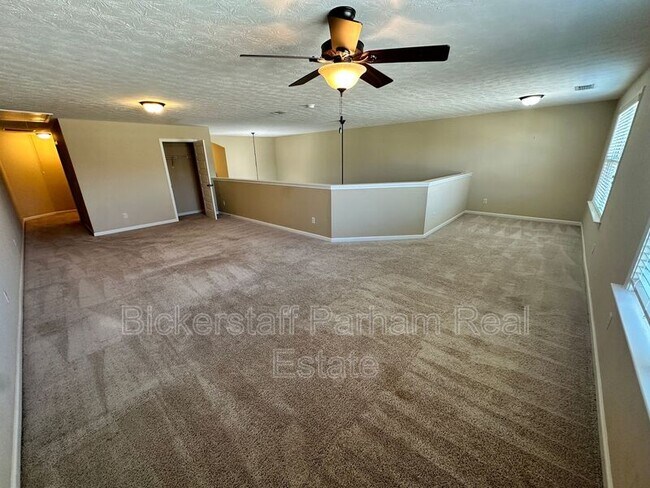 Foto del edificio - 6054 Townes Way