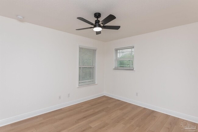 Foto del edificio - 1005 N A St