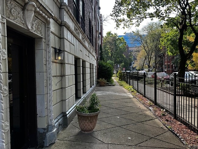 Foto del edificio - 5135 S Kenwood Ave