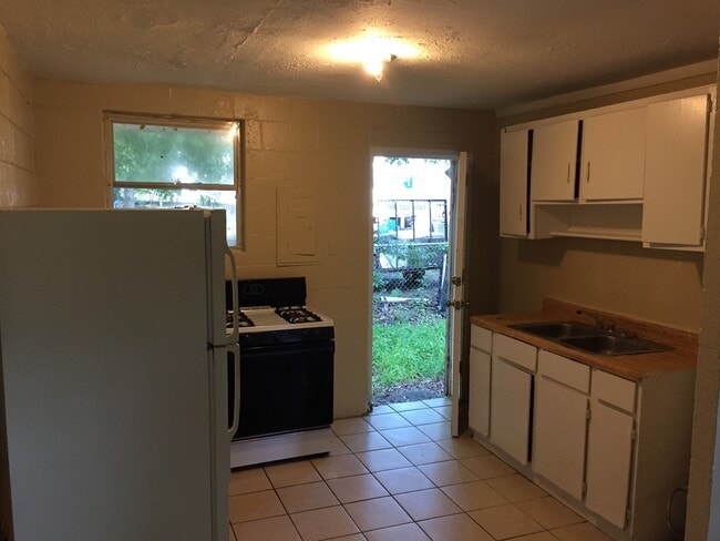 Building Photo - 4915 11th Ave