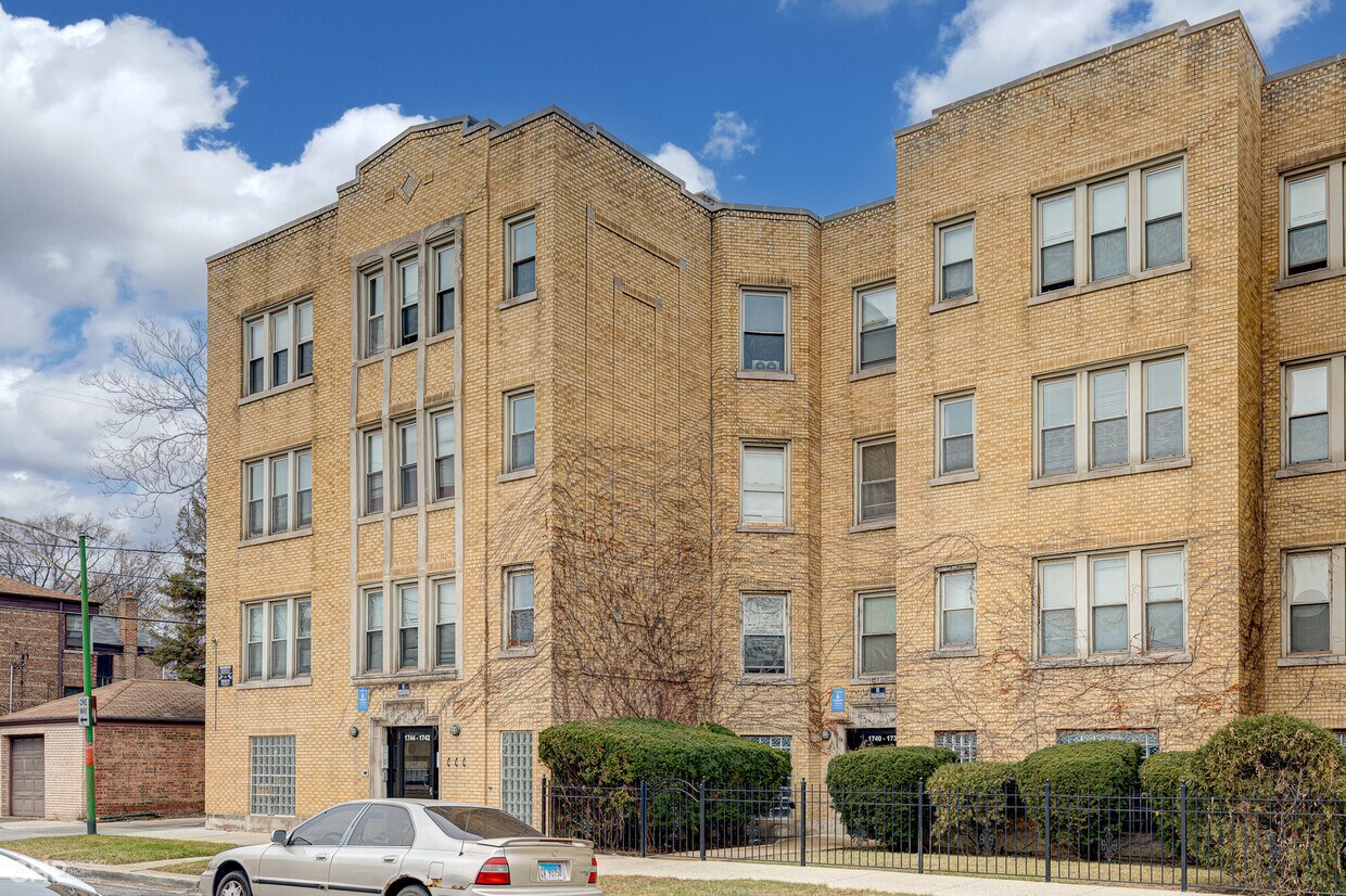 1738 W 81st St Unit 2, Chicago, IL 60620 Condo for Rent in Chicago