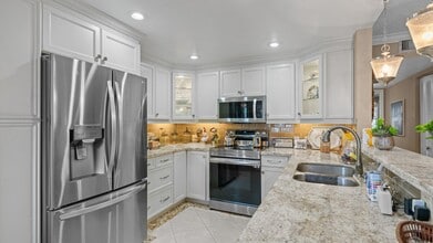 Building Photo - 1035 Rexford B