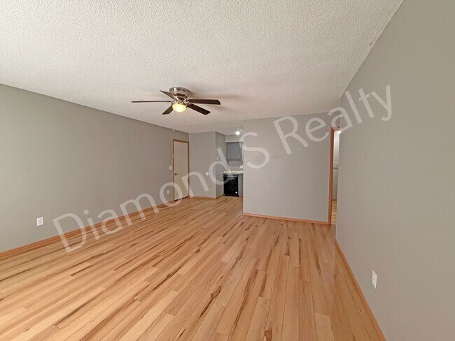 Foto del edificio - 1505 W Rainey St