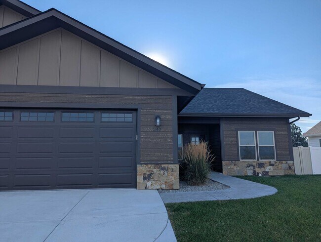Building Photo - 247 Northland Dr