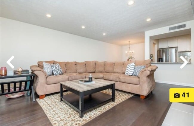 Building Photo - 310 Park Ridge Cir