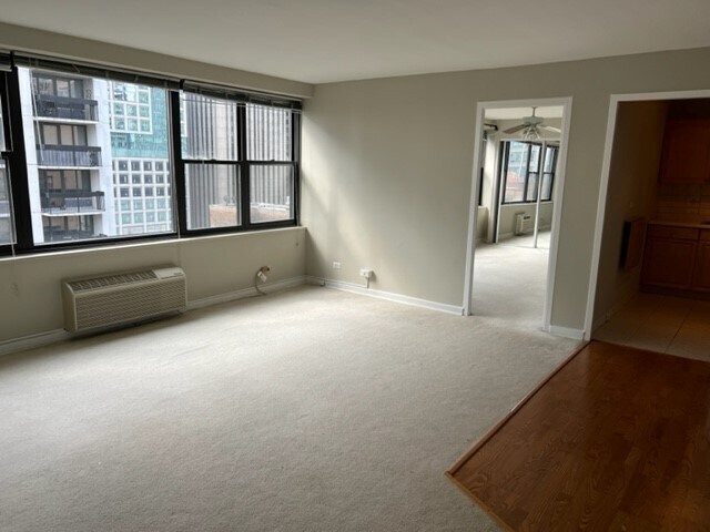 Foto del edificio - 850 N Dewitt Pl