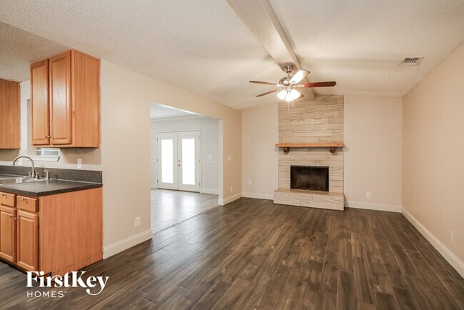 Building Photo - 10858 Mandarin Station Dr E