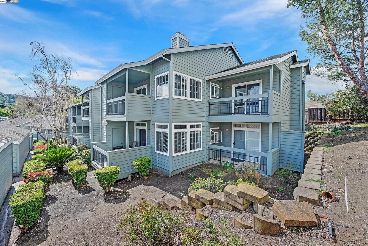 Foto principal - 7815 Canyon Meadows Cir