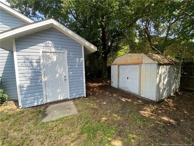 Foto del edificio - 545 Hickorywood Dr