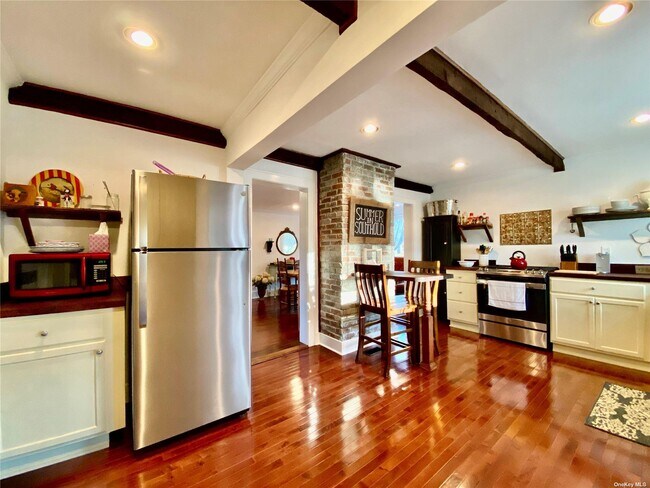 Foto del edificio - 1975 Youngs Ave