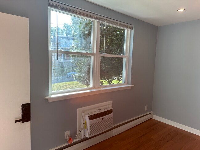 Entry LR double Windiw Front - 153 Burmont Rd