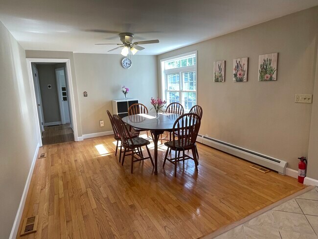 Building Photo - 349 Quinnipiac Ave