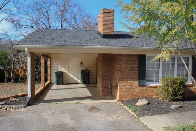 Photo - 100 Eisenhower St House