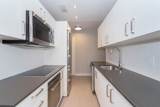 Building Photo - 12 Bater Ave