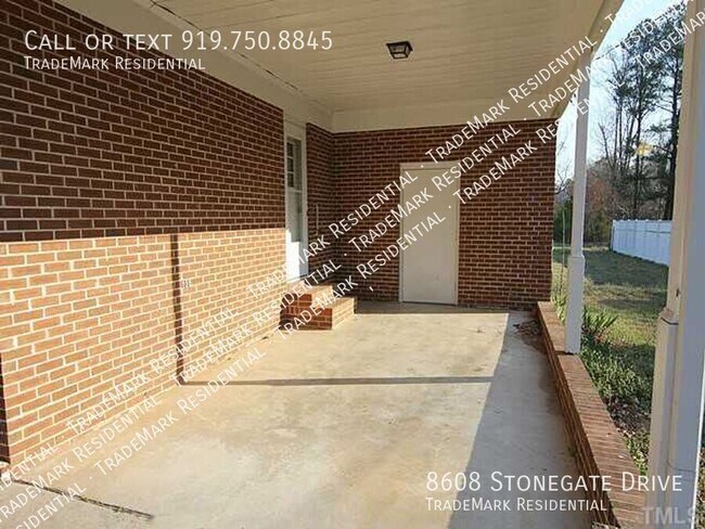 Foto del edificio - 8608 Stonegate Dr