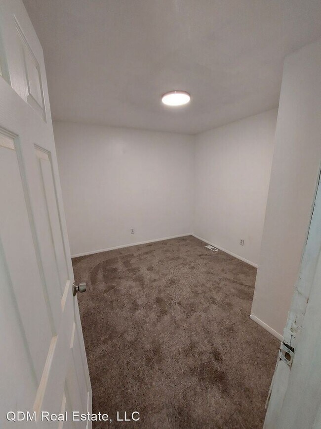 Foto del edificio - 1 br, 1 bath House - 2418 East 25th St