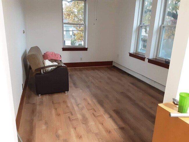 Foto del edificio - 40 Hamilton Rd