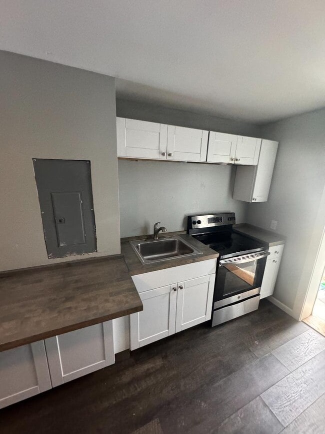 Foto del edificio - 308 Lockard Ave