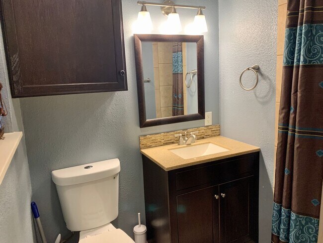 Foto del edificio - 4918 Branscomb Dr
