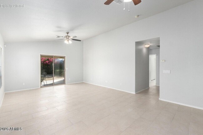 Foto del edificio - 17715 W Redfield Rd