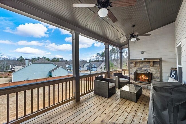 Foto del edificio - 160 Woodburn Dr