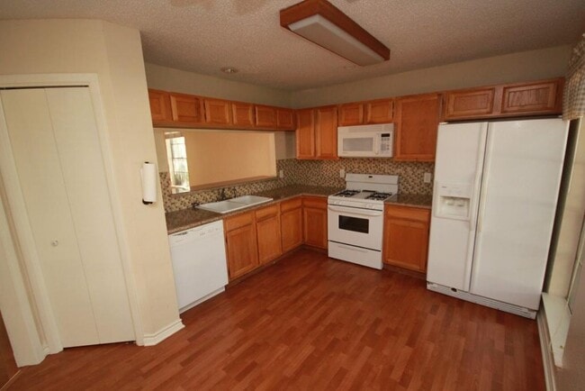 Foto del edificio - 21402 Park Bishop Dr