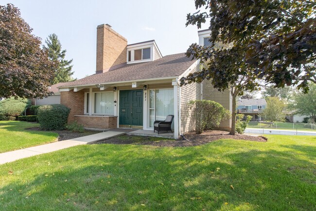 Building Photo - 800 Brook Dr