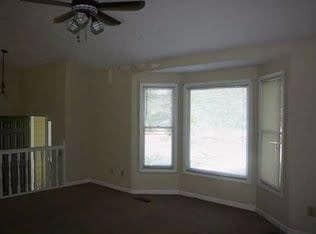 Building Photo - 261 Grapevine Dr