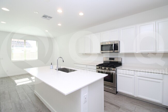 Foto del edificio - 9928 E Tahoe Ave