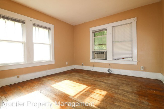Building Photo - 1719 Laramie St
