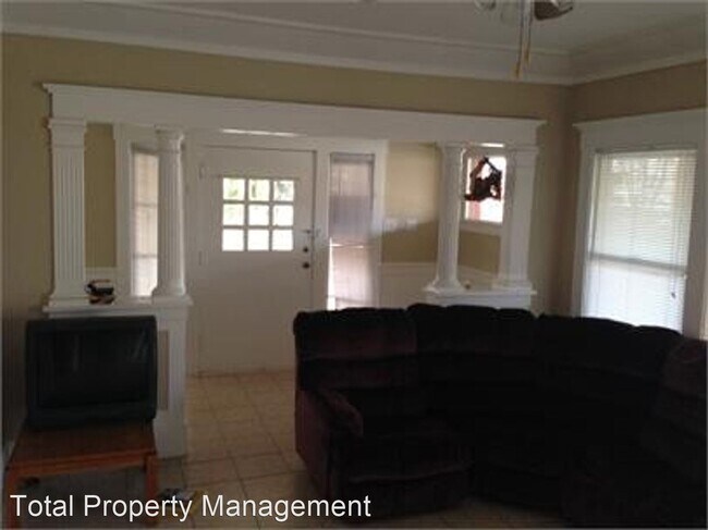 Building Photo - 6 br, 2 bath House - 205 S. H St.