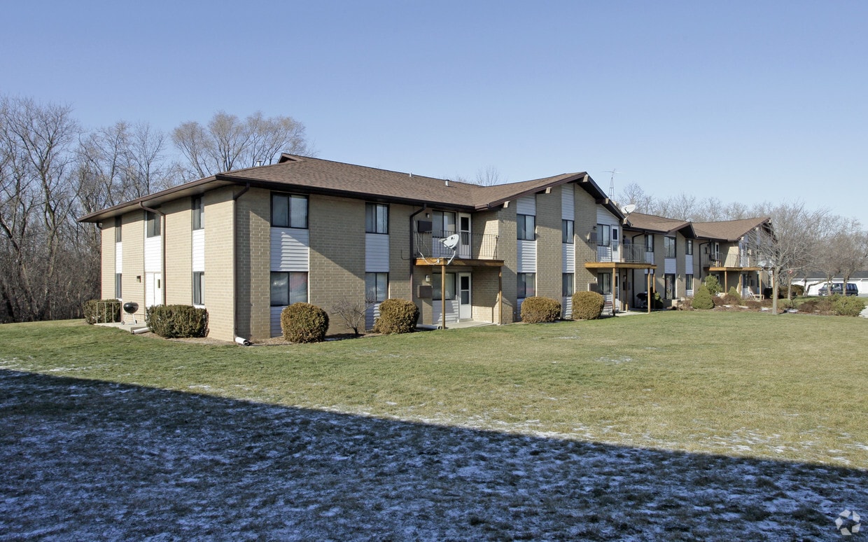 Denmark Apartments Apartments in Milwaukee, WI