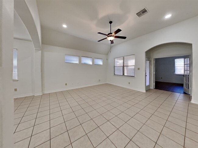 Foto del edificio - 10224 Forest Glade Ct