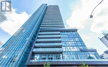 Building Photo - 125 Redpath Ave