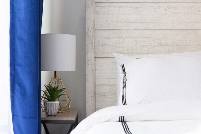 Building Photo - 240e E 75th St