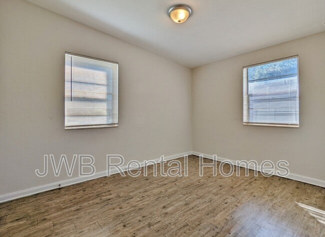 Building Photo - 6741 Restlawn Dr