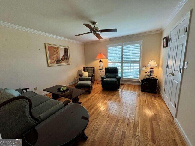 Foto del edificio - 471 Chesterfield Rd