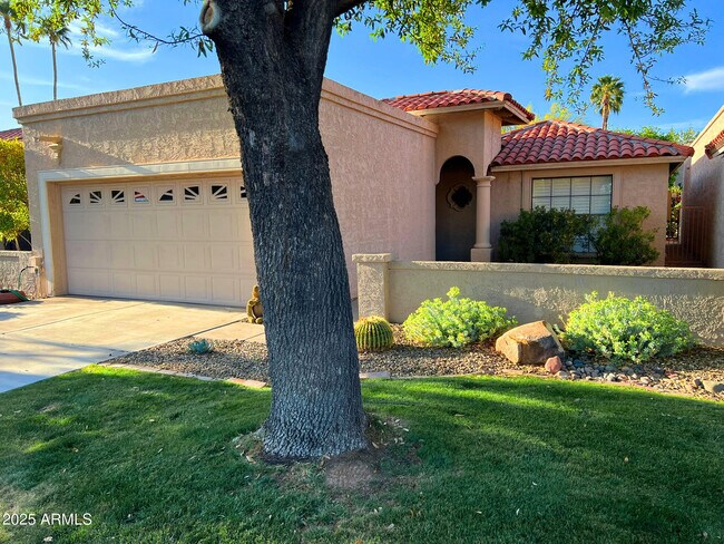 Building Photo - 7884 E Horseshoe Ln