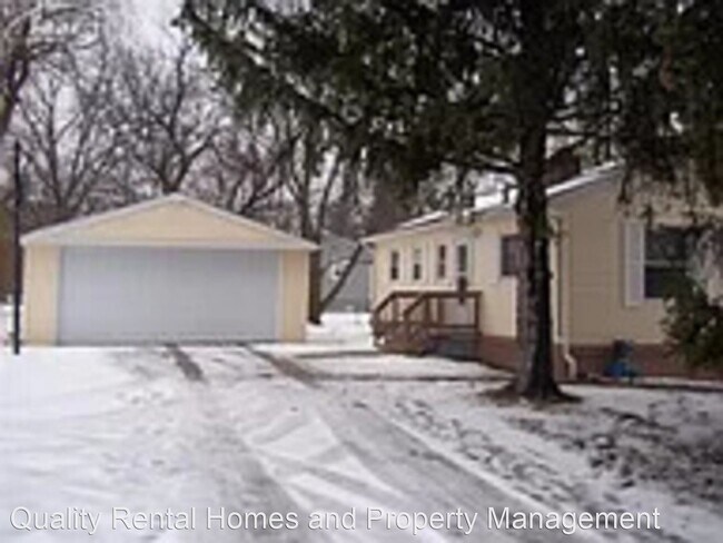 Building Photo - 3 br, 1 bath House - 1141 W Cook Rd
