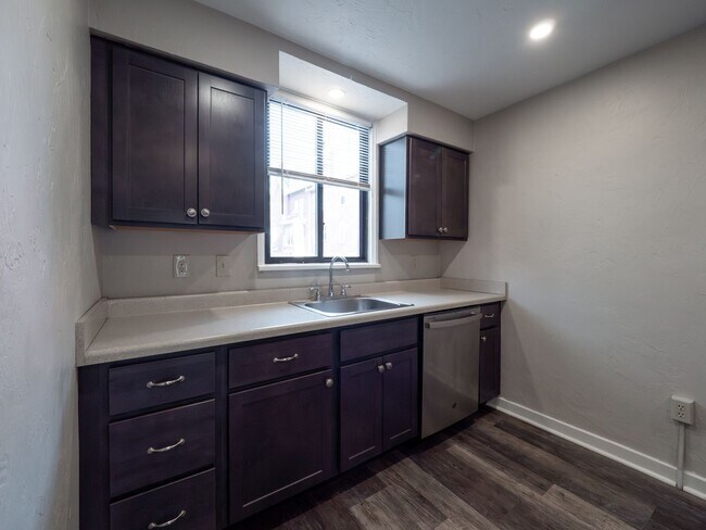 Building Photo - 131 Edgewood Ave
