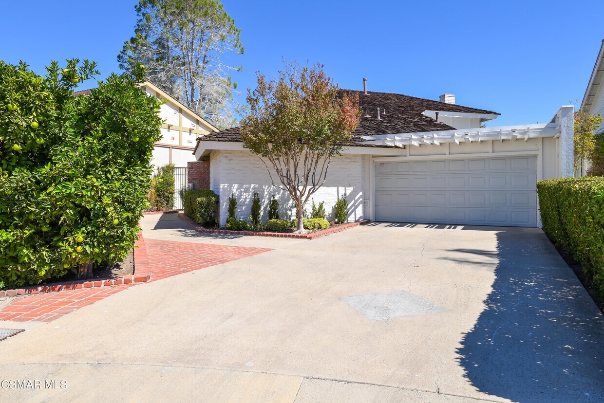 Primary Photo - 4061 Mariner Cir