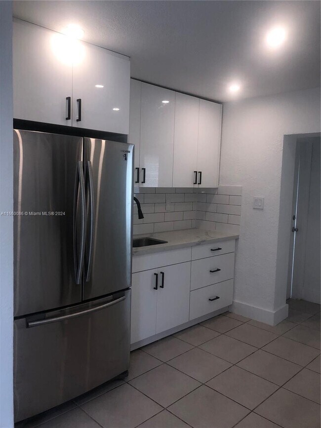 Foto del edificio - 300 NW 97th St