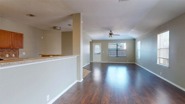 Building Photo - 6007 Baldwin Elm St